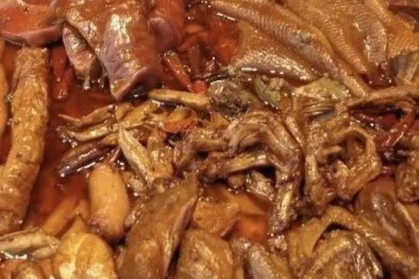 卤味更建议大家摆摊，后面再开店